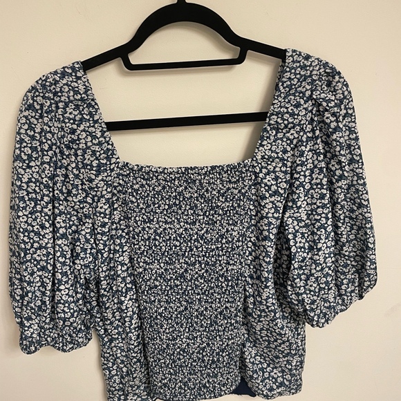 Abercrombie & Fitch Patterned Top Size L - Picture 3 of 3